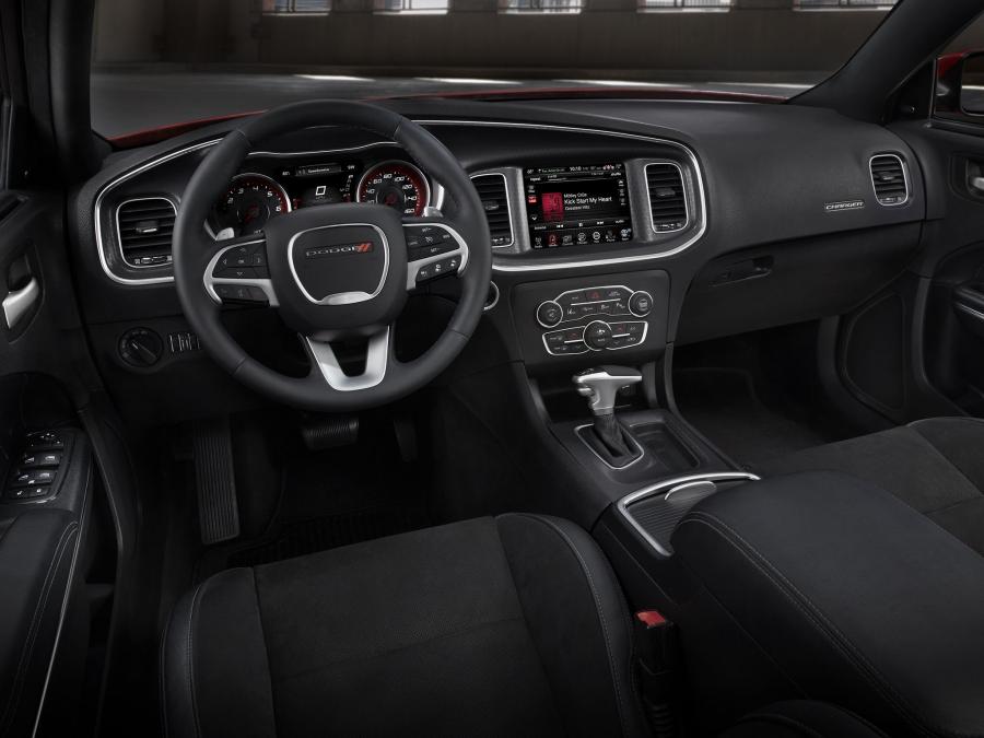  Dodge Charger R/T Road & Track 2015 года  (фото 12 из 28)